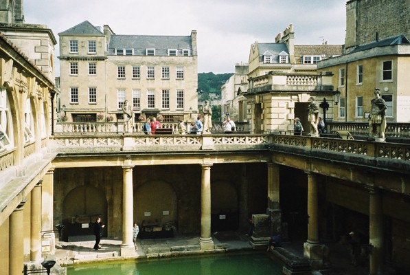 photo (94KB) : The Roman Baths
