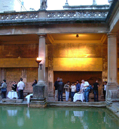 photo (83KB) : Reception at the Roman Baths