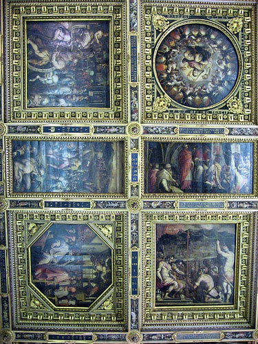 photo (106KB) : Figure 2: The opening presentations were held in the Salone del Cinquecento in the Palazzo Vecchio. This is a detail of the ceiling, with paintings by Giorgio Vasari.