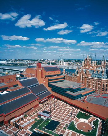 photo (83KB) : Roof-top view of the British Library, photo courtesy of Clive Sherlock.